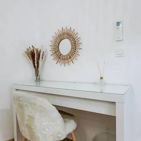 Charmante Petite Maison De Avec Balcon * Frejus
