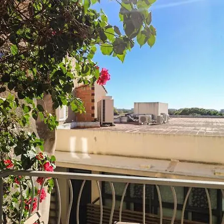 Apartment Charmante Petite Maison De Avec Balcon Frejus