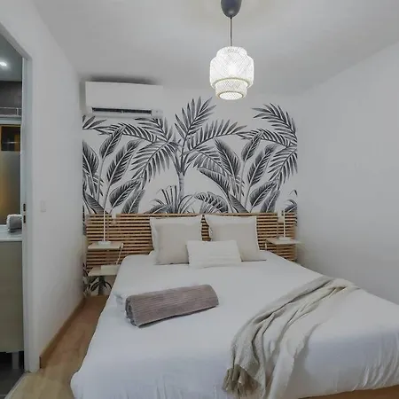 Charmante Petite Maison De Avec Balcon * Frejus