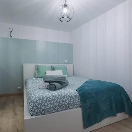 Apartment Charmante Petite Maison De Avec Balcon Frejus