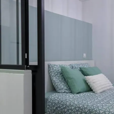 Apartment Charmante Petite Maison De Avec Balcon Frejus