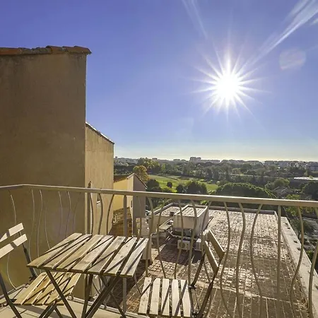 Charmante Petite Maison De Avec Balcon