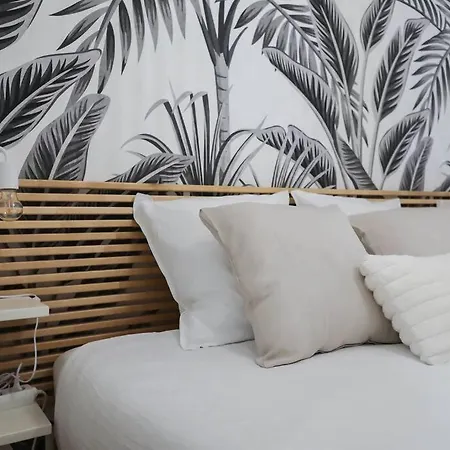 Charmante Petite Maison De Avec Balcon * Frejus